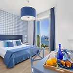 Hotel Maya