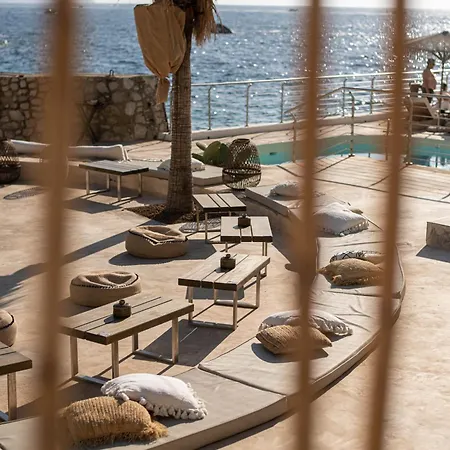Maya Hotel